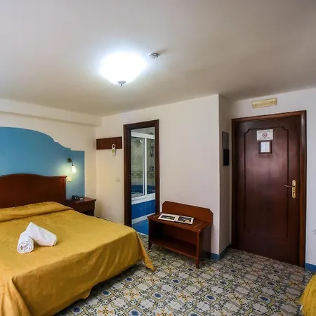 Centro Storico 3* أمالفي